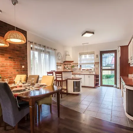 Rybaczowka Z Ogrodem ヴィラ *